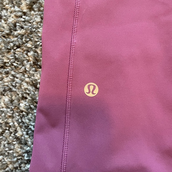 lululemon crop leggings with pockets. size 6. - Picture 2 of 5